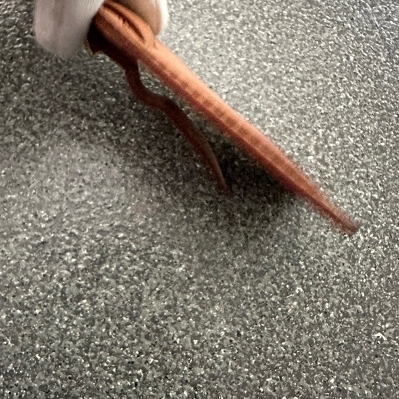 LOUIS VUITTON
Vachetta Luggage Tag : Poignet Set - Picture 13 of 15